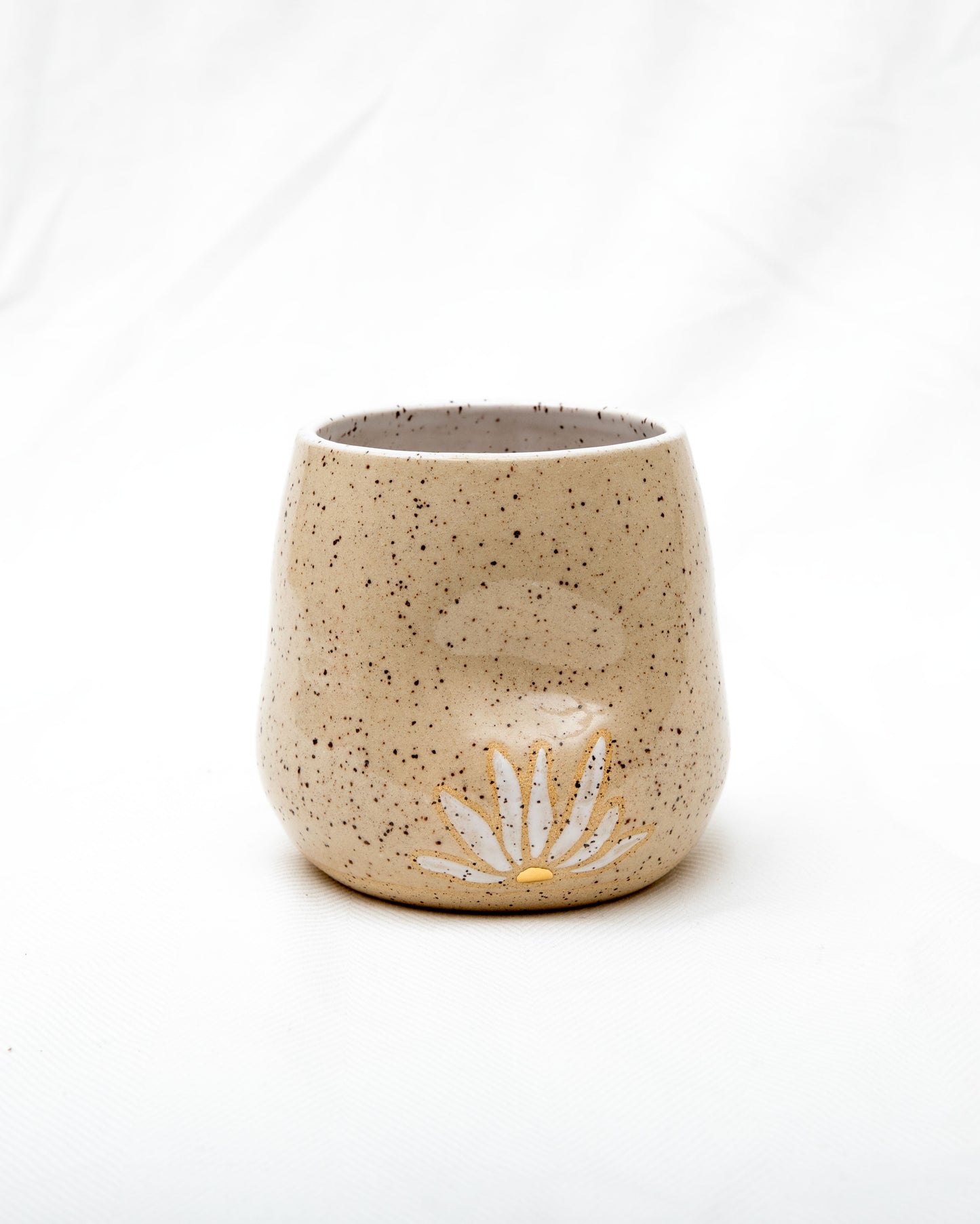 Daisy Pinch Cup with 22kt Gold Details - Speckled Thumb Indentation Cup with 22kt Gold