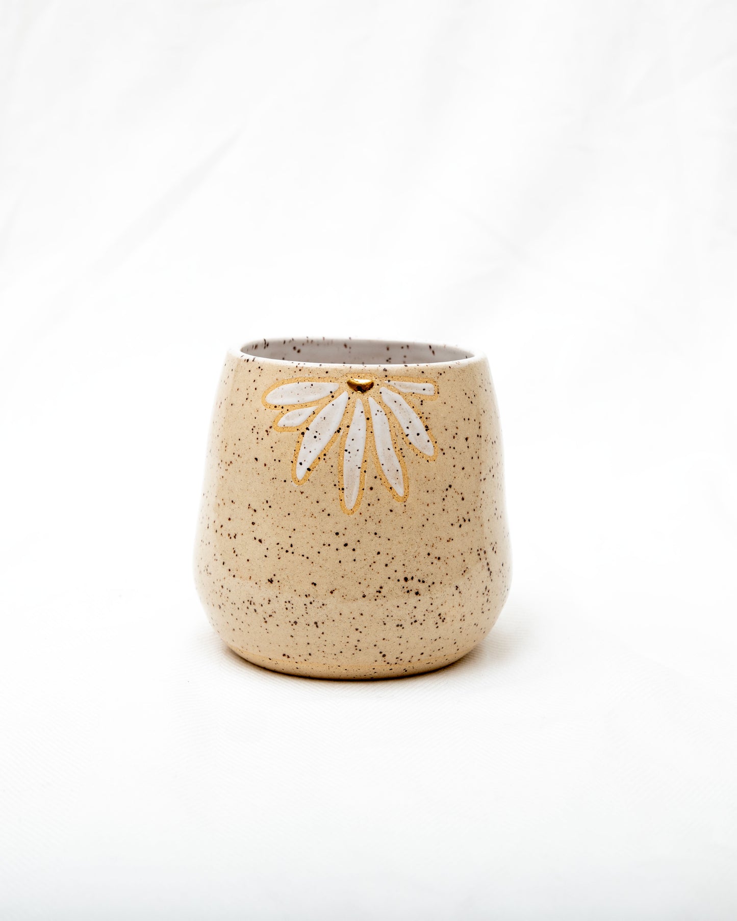 Daisy Pinch Cup with 22kt Gold Details - Speckled Thumb Indentation Cup with 22kt Gold