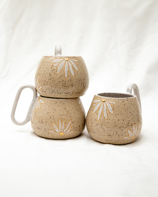 Daisy Mug with 22kt Gold Details - Speckled Mug with 22kt gold