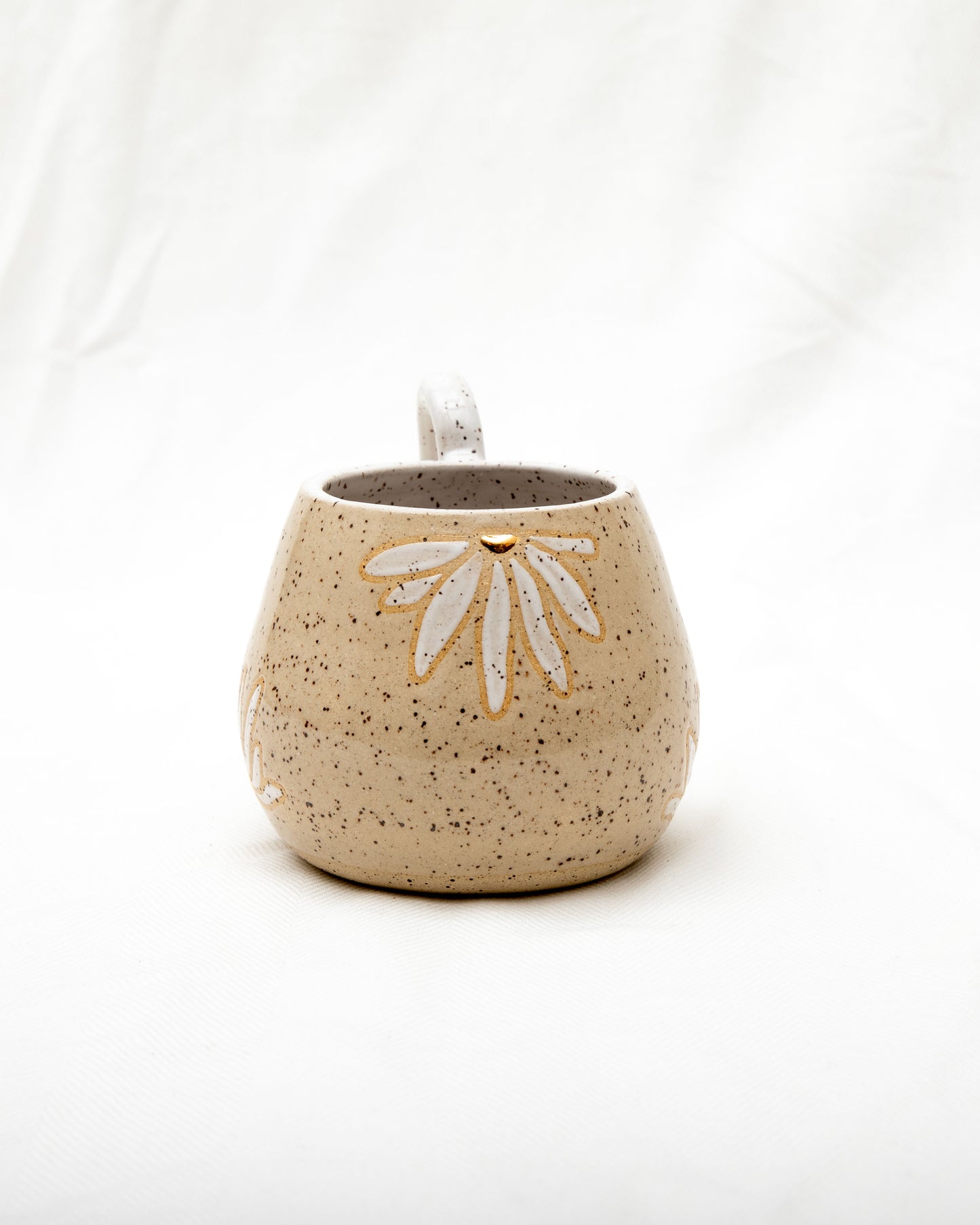 Daisy Mug with 22kt Gold Details - Speckled Mug with 22kt gold