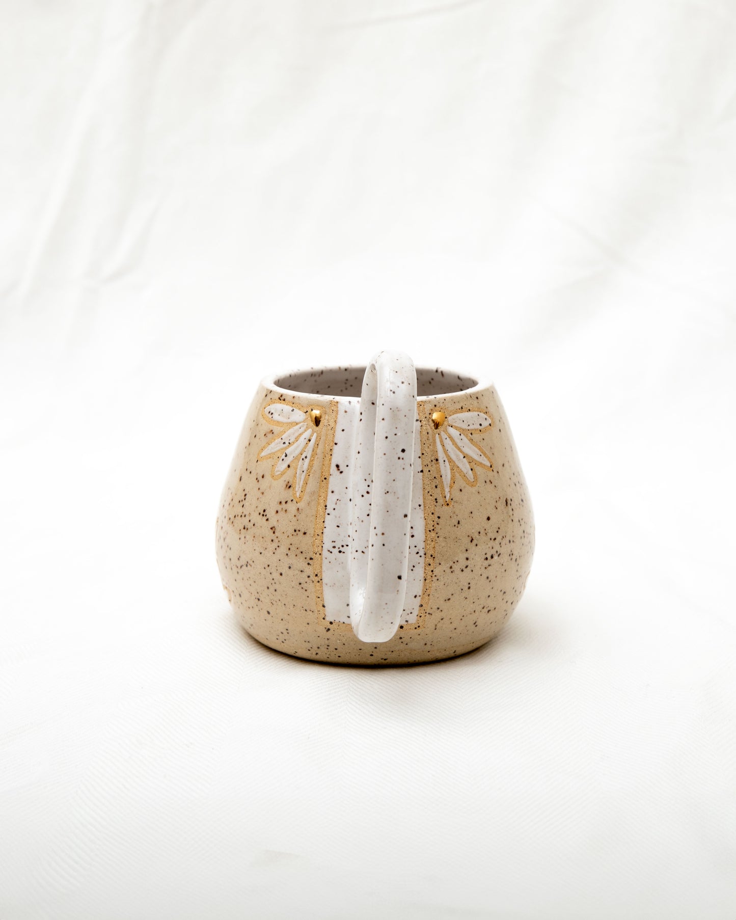 Daisy Mug with 22kt Gold Details - Speckled Mug with 22kt gold