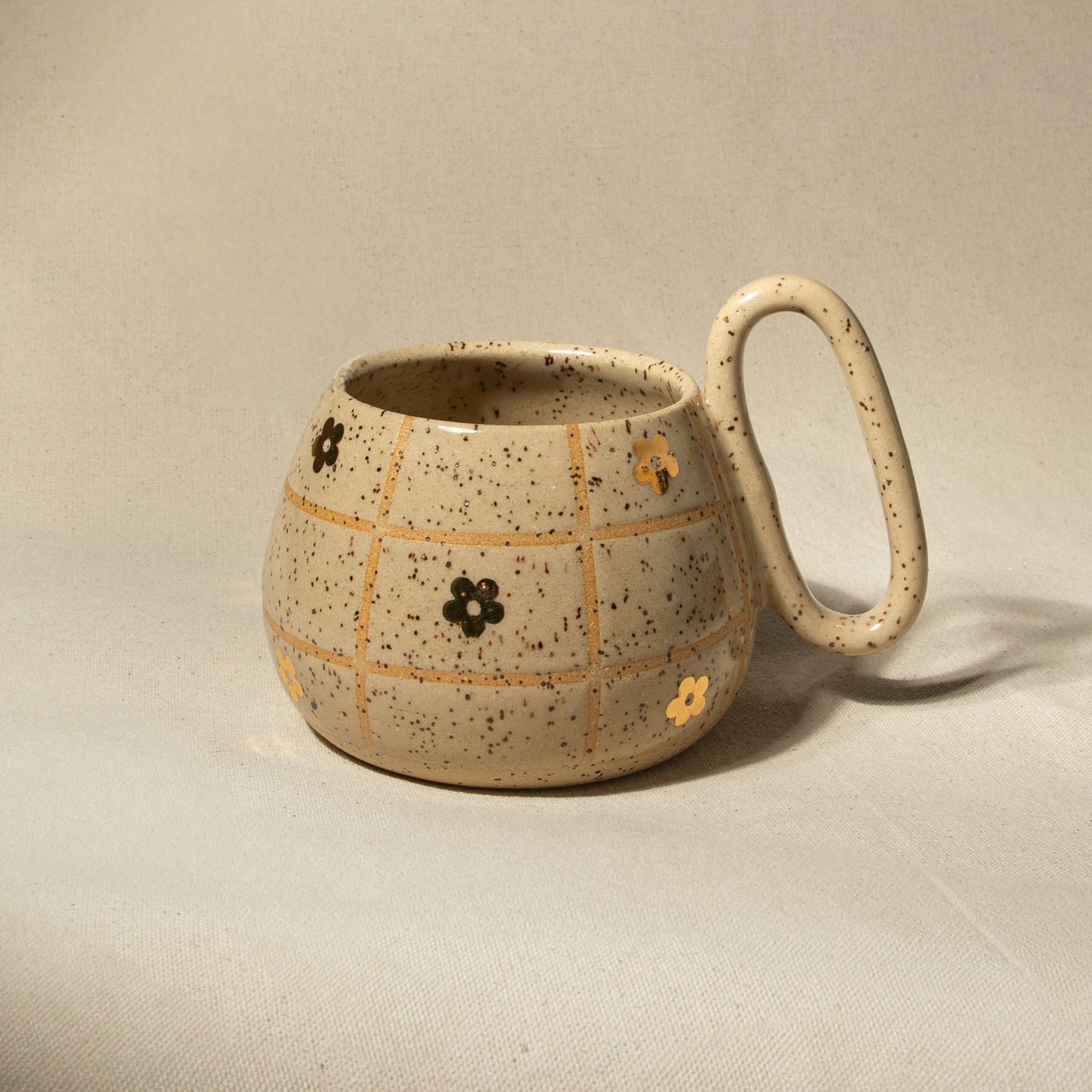 Grid Mug with Gold Flowers